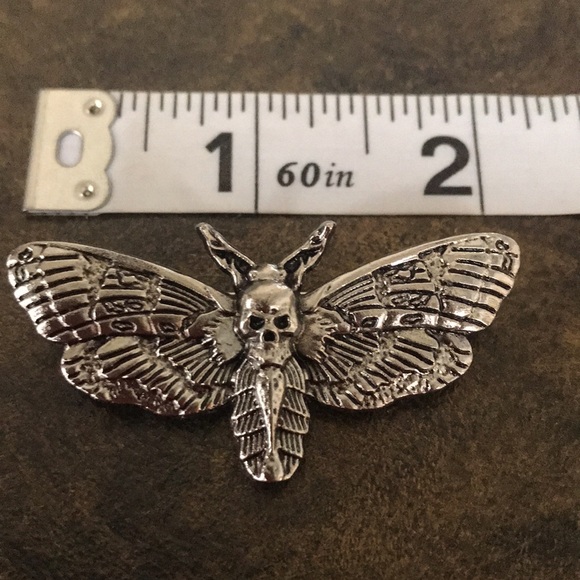 NWT gothic witchy whimsygoth moth brooch pin w/ human skull oxidized silvertone - Picture 2 of 7